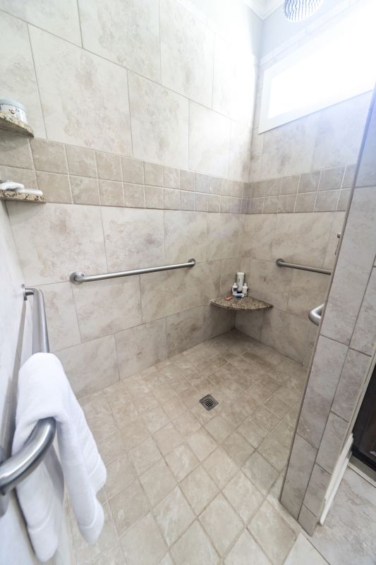 Shower with Built-in Bench and Niche